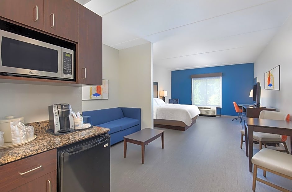 Holiday Inn Express & Suites - Cleveland Northwest By IHG