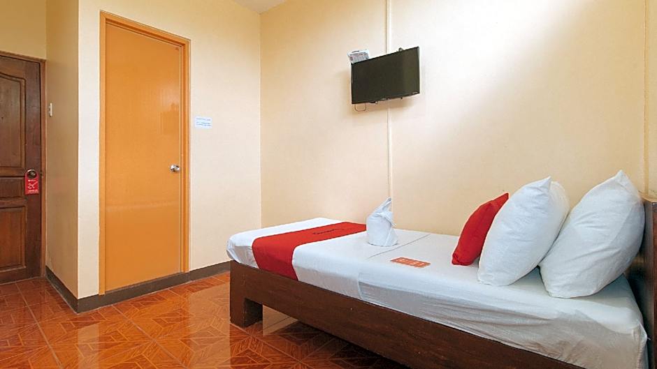 RedDoorz @ Casa Buena Dormitel Davao City