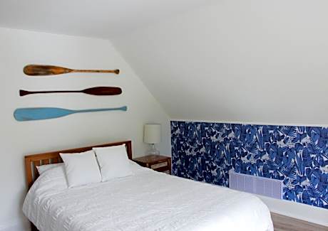 Queen Suite with Private Ensuite at Fancie's PEC - Suite 1