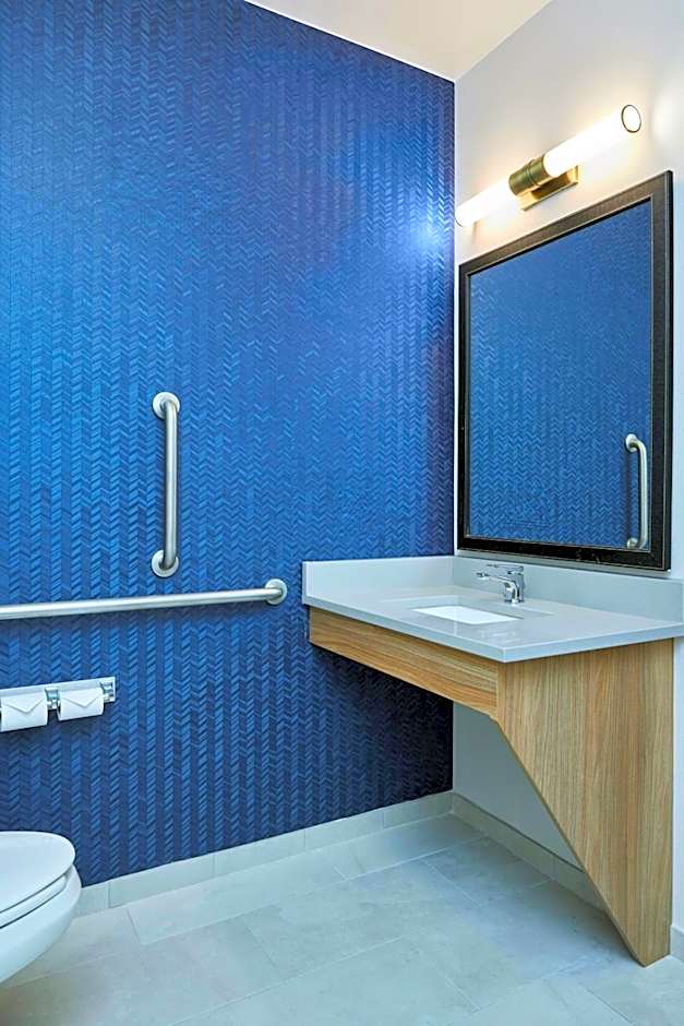 Fairfield Inn & Suites by Marriott Burlington