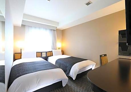 Standard Twin Room - Non-Smoking - Breakfast Included