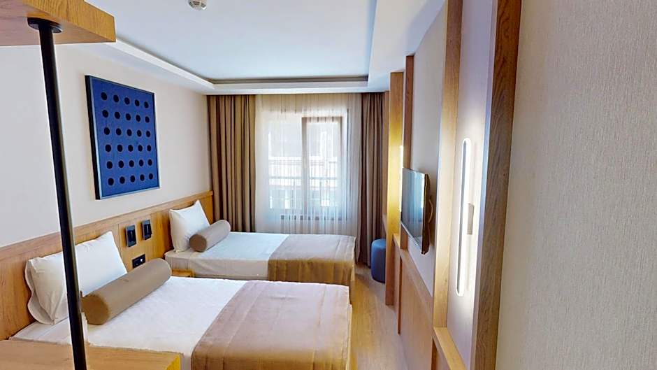 Istanbul River Hotel