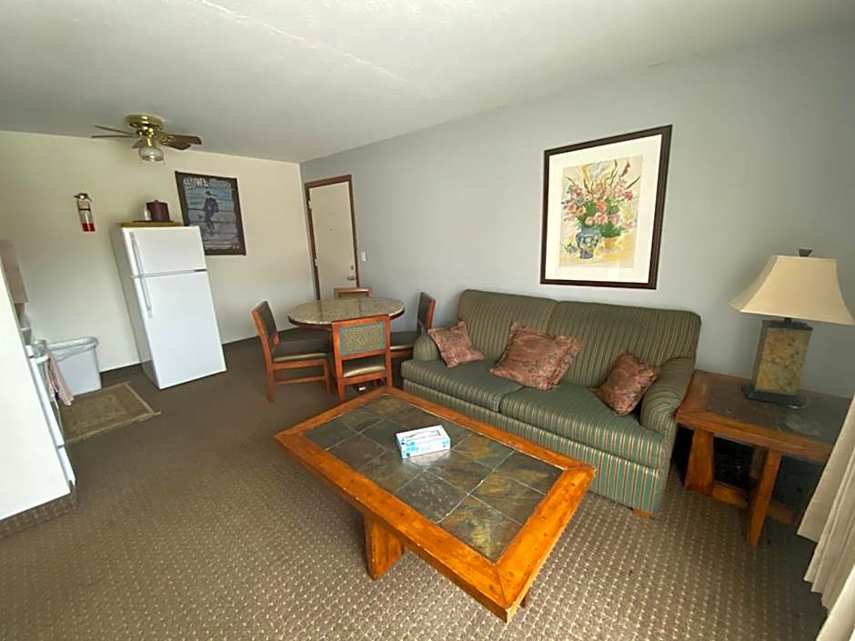 Snowshoe Motel
