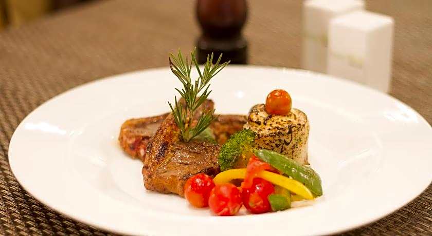 Leisure Inn Grand Chanakya