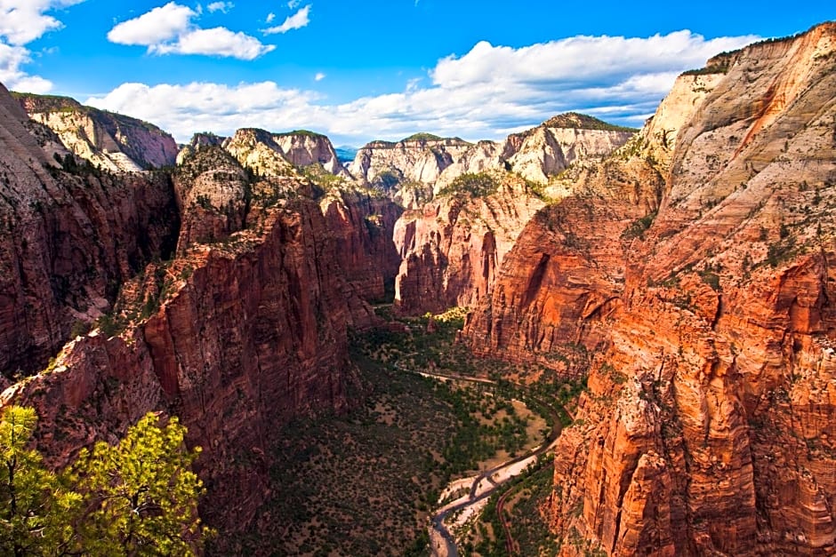 Holiday Inn Express Hotels & Suites Washington-North Saint George, an IHG Hotel
