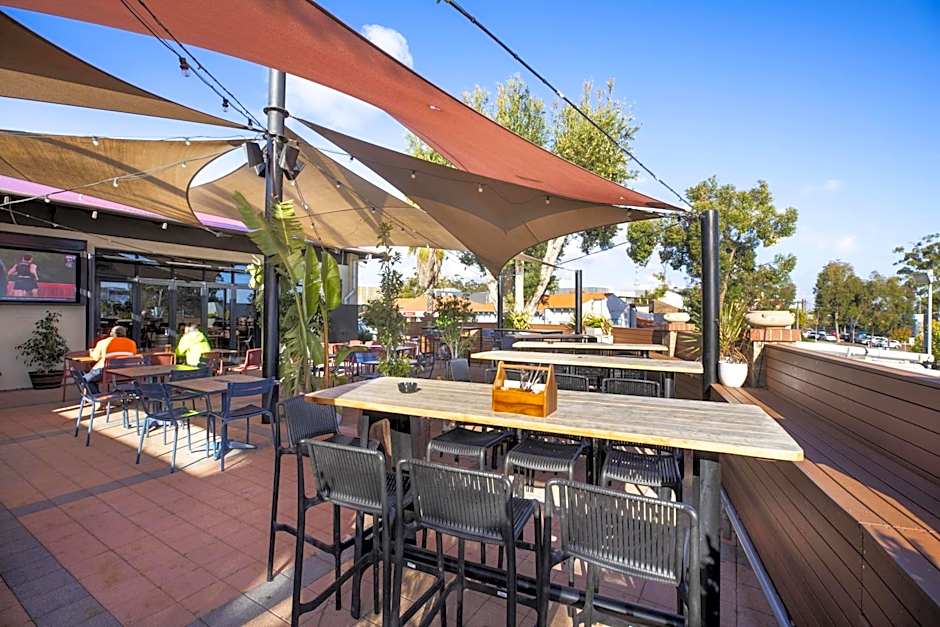 Nightcap at Wanneroo Tavern