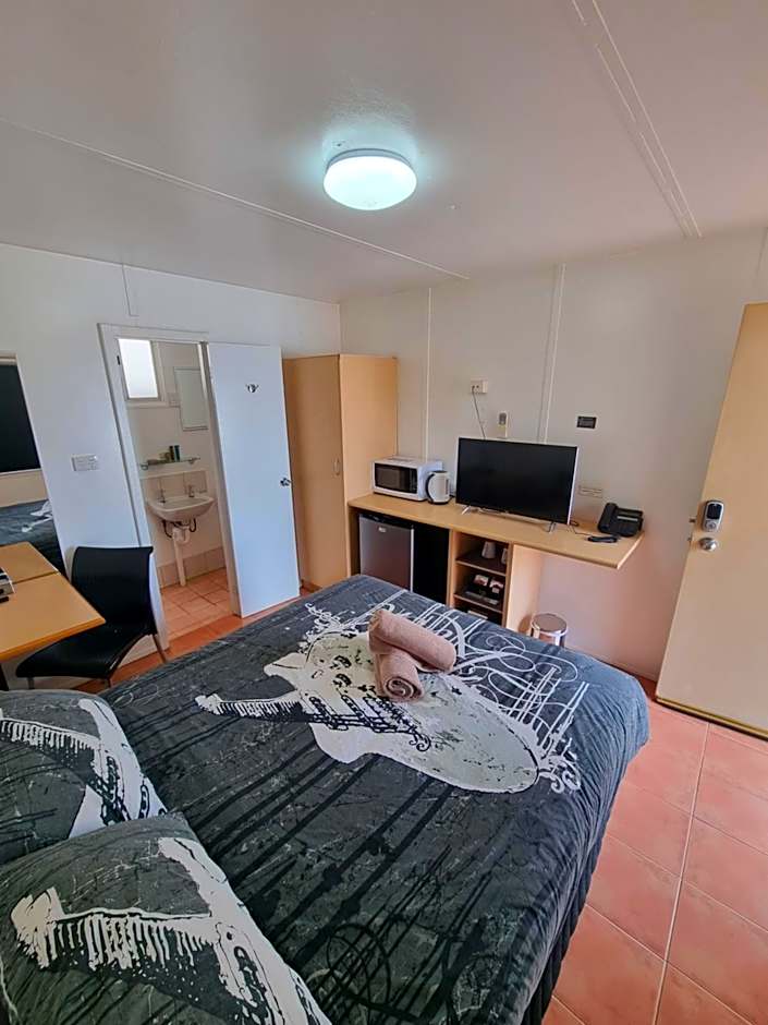 Halls Creek Motel