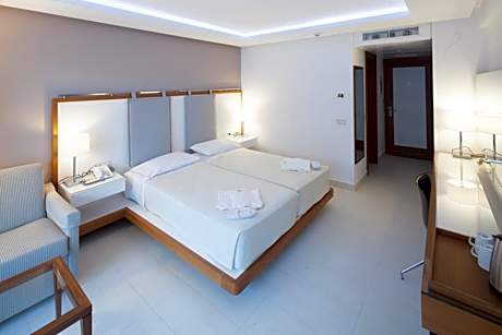 Junior Suite (2 Adults)