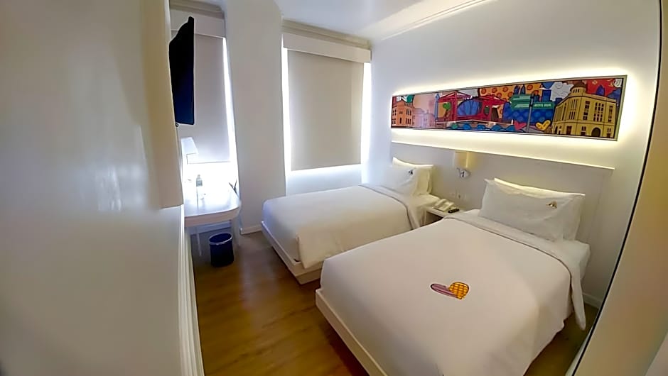 Maxonehotels At Glodok