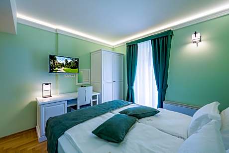 Double Room with Balcony and Sea View