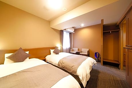 Deluxe Twin Room - No Daily Cleaning