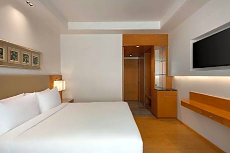 Standard King Room - Non-Smoking