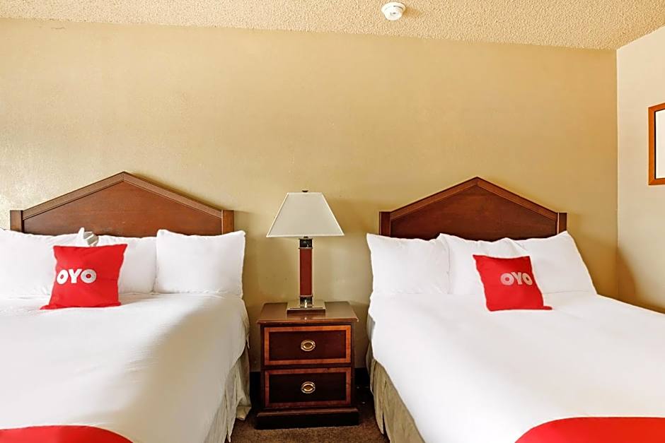 OYO Hotel Branson MO-165