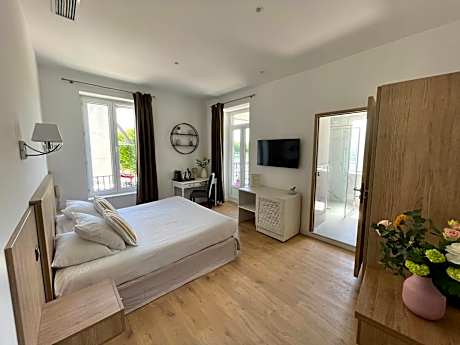 Deluxe Double Room with Terrace