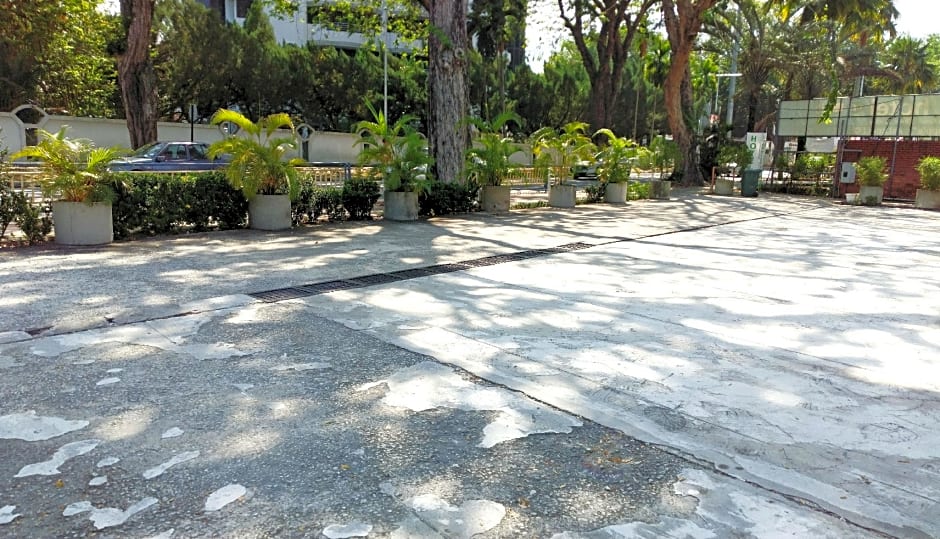 Apple 1 Hotel Gurney