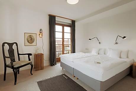 Deluxe Double Room with Extra Bed