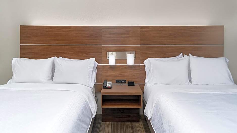 Holiday Inn Express Hotel & Suites Dinuba West By IHG