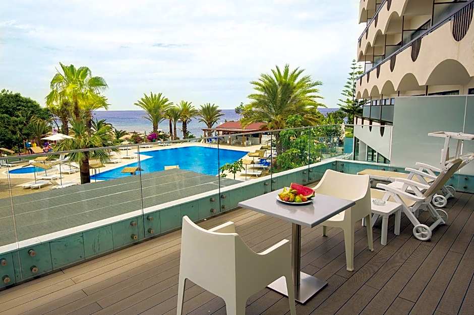 Crystal Springs Beach Hotel