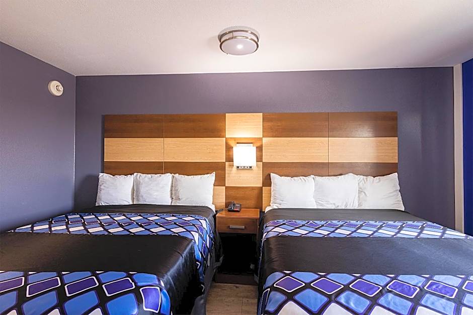 Photo 1 of 4 of Executive 2 Queen Beds
