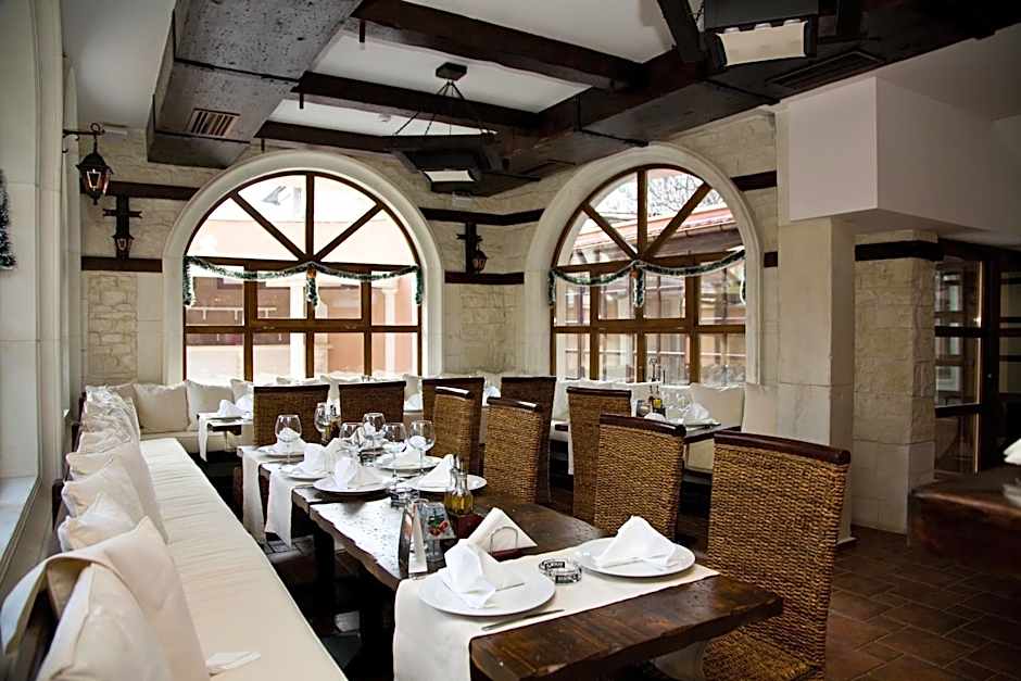 Семеен Хотел Опера