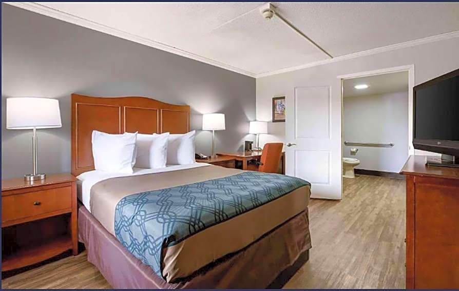 Travelodge by Wyndham Canton-Livonia Area, MI