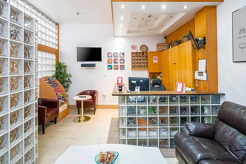 OYO Abbey Hotel, London Shepherd's Bush Market