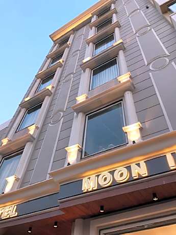 Hotel Moon Inn, near Golden Temple and Jallianwala Bagh