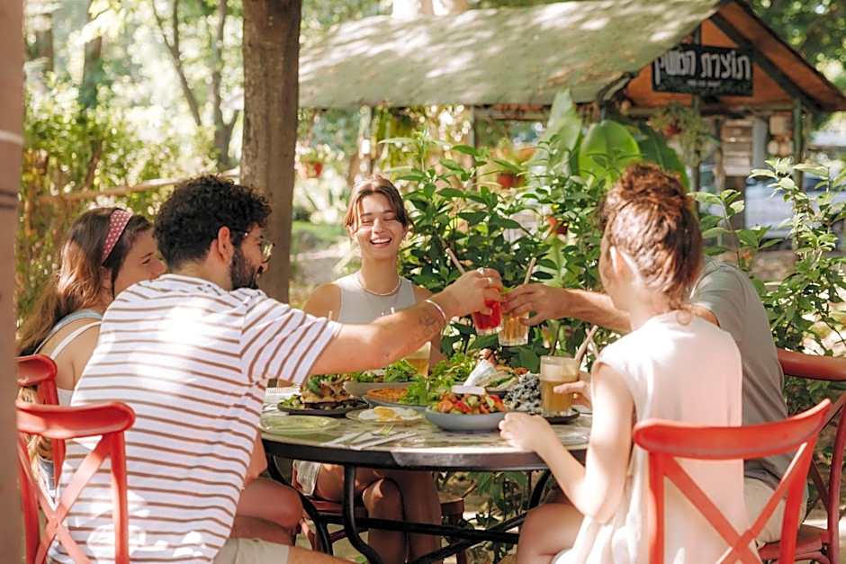 Vitrage Holiday Village and Spa