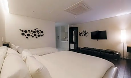 Deluxe Twin without Windows