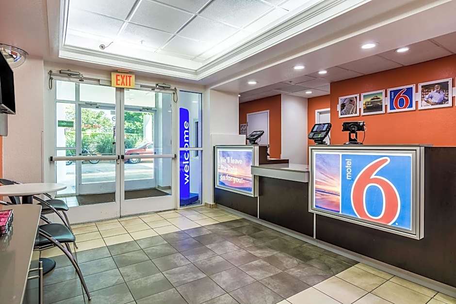 Motel 6-Fort Mill, SC - Charlotte