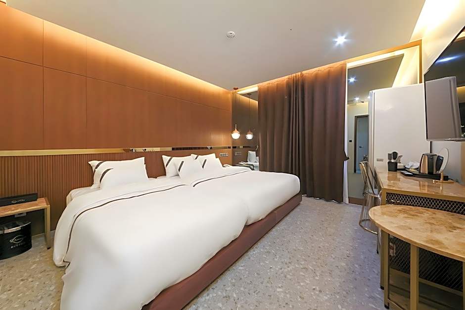 Hound Hotel Suncheon station