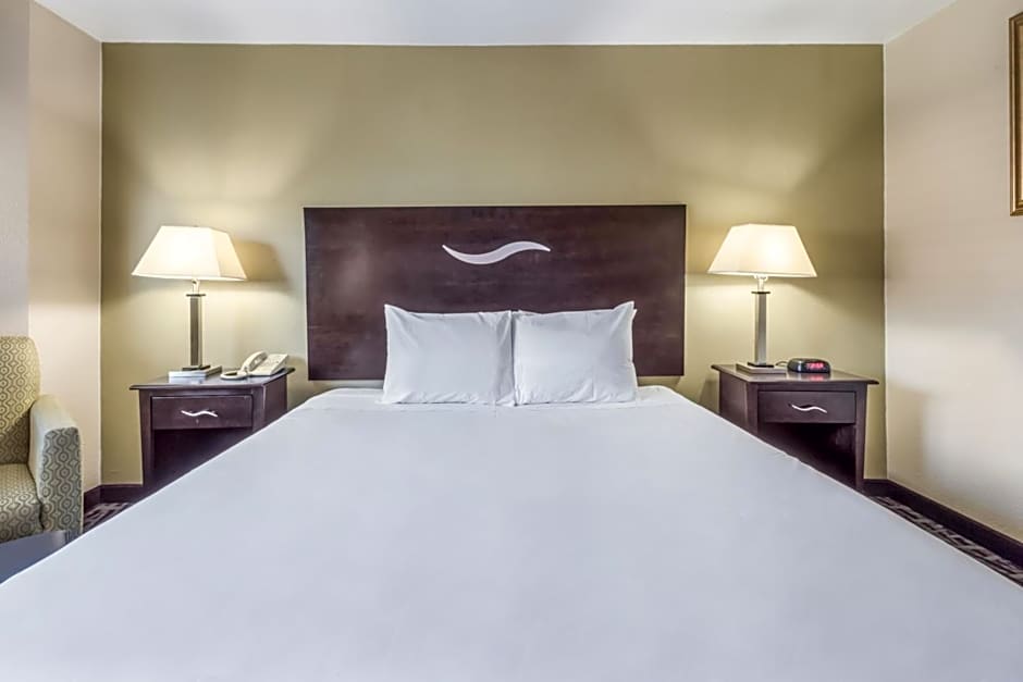 Photo 1 of 6 of Standard 1 King Bed