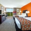 Howard Johnson by Wyndham Arlington Ballpark / Six Flags
