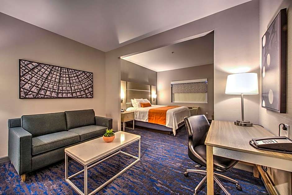Best Western Plus Media Center Inn & Suites