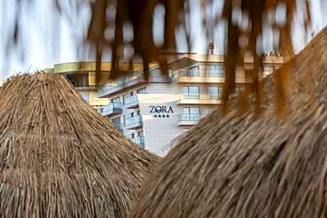 L&C Beach Home by Zora apartament,pe plaja