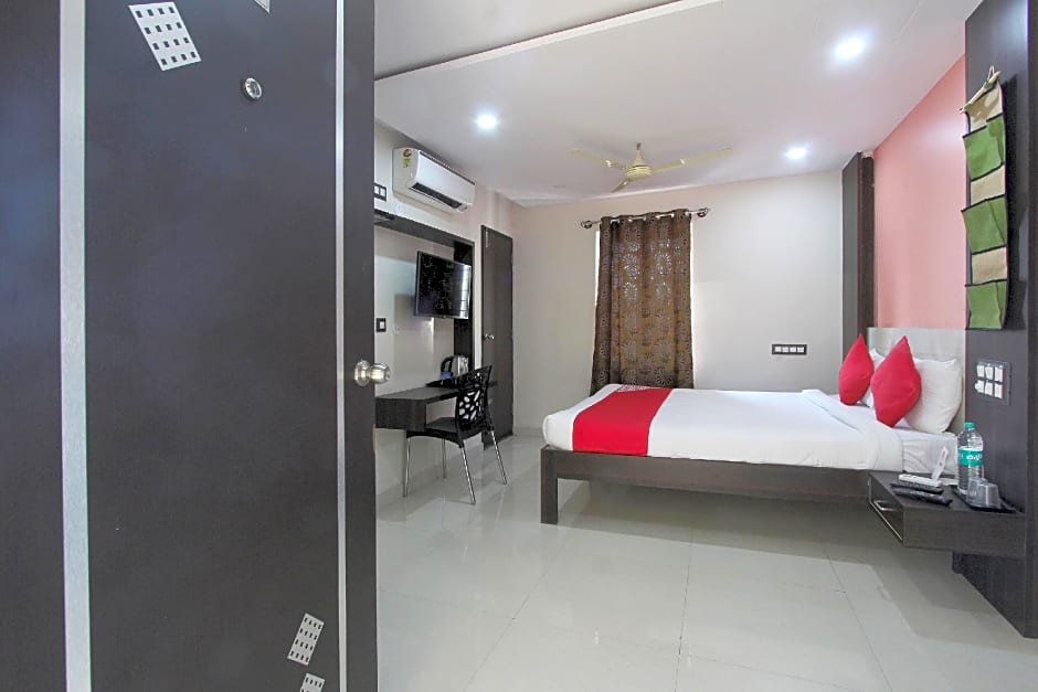 OYO 14520 Habitat Hotel & Suites