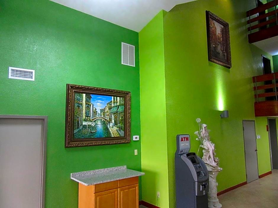 Quality Inn & Suites Near Six Flags East