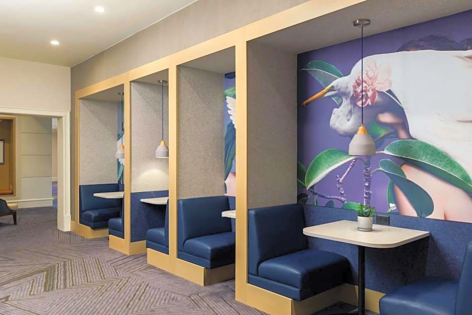 Renaissance by Marriott Meadowlands Hotel