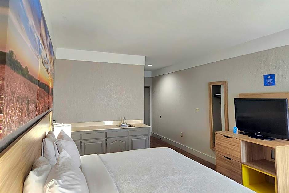 Days Inn by Wyndham Denham Springs-Baton Rouge East