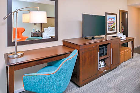 1 King Bed Nonsmoking