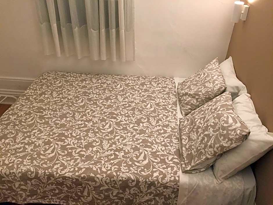 Lira Guest House B&B