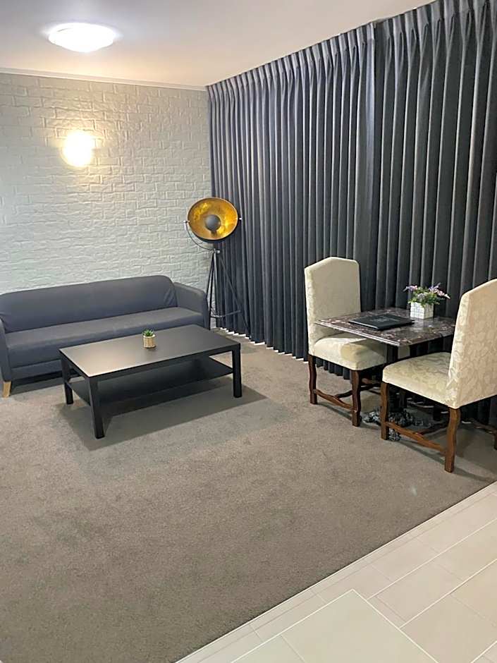 Madison Spa Motel - Adults Only