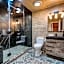 The Haüs Windham - Luxury Suites, Hot Tub, Mountain Views!
