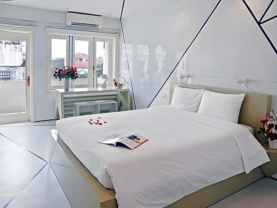 Thang Long Espana Hotel