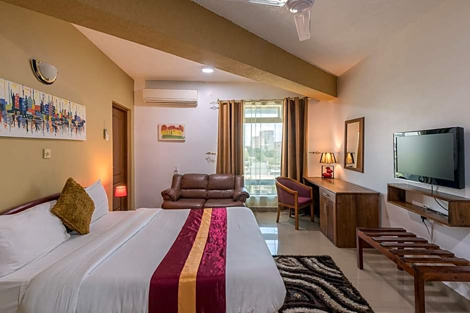 Photo 1 of 50 of Hotel Raha Tower