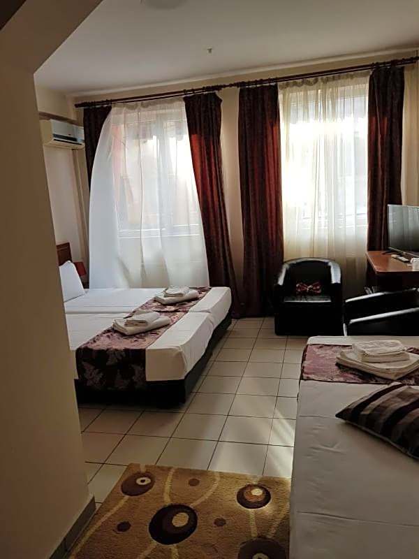 Hotel Tranzzit