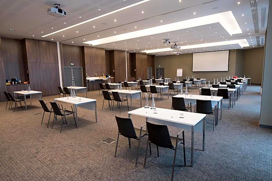 Radisson Blu CDG Airport Terminal Hotel, Paris