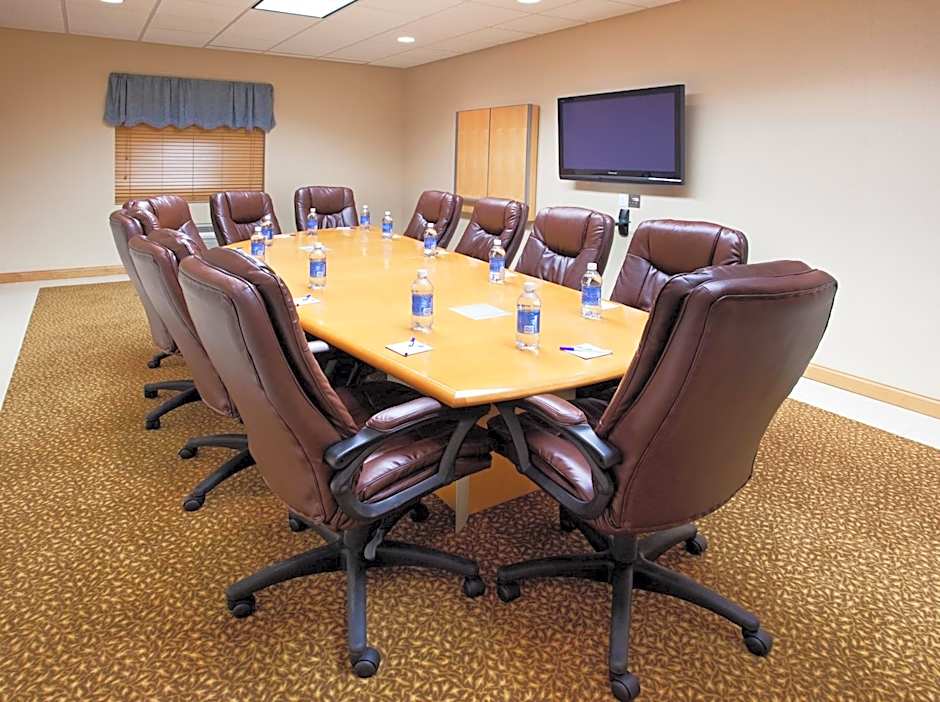 Holiday Inn Express Hotel & Suites Chesterfield - Selfridge Area By IHG
