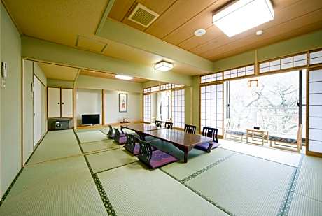 Japanese-Style Family Room