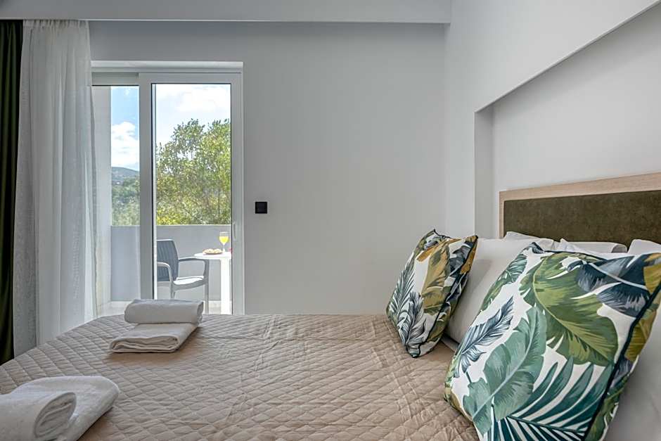 Lysithea Apartments - brand new, stylish & central